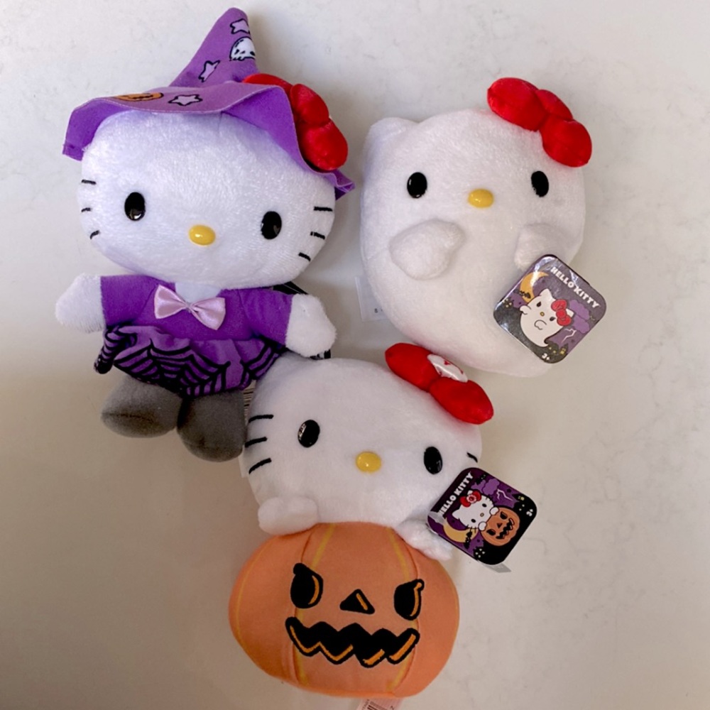 Sanrio Hello Kitty Halloween Plush bundle
